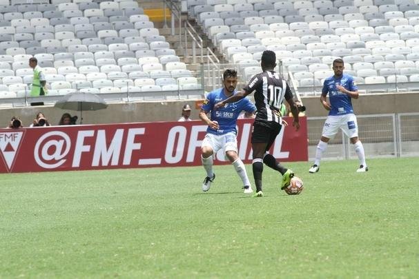 Fred abriu o placar para o Cruzeiro aos 15 minutos do segundo tempo em cobrana de pnalti