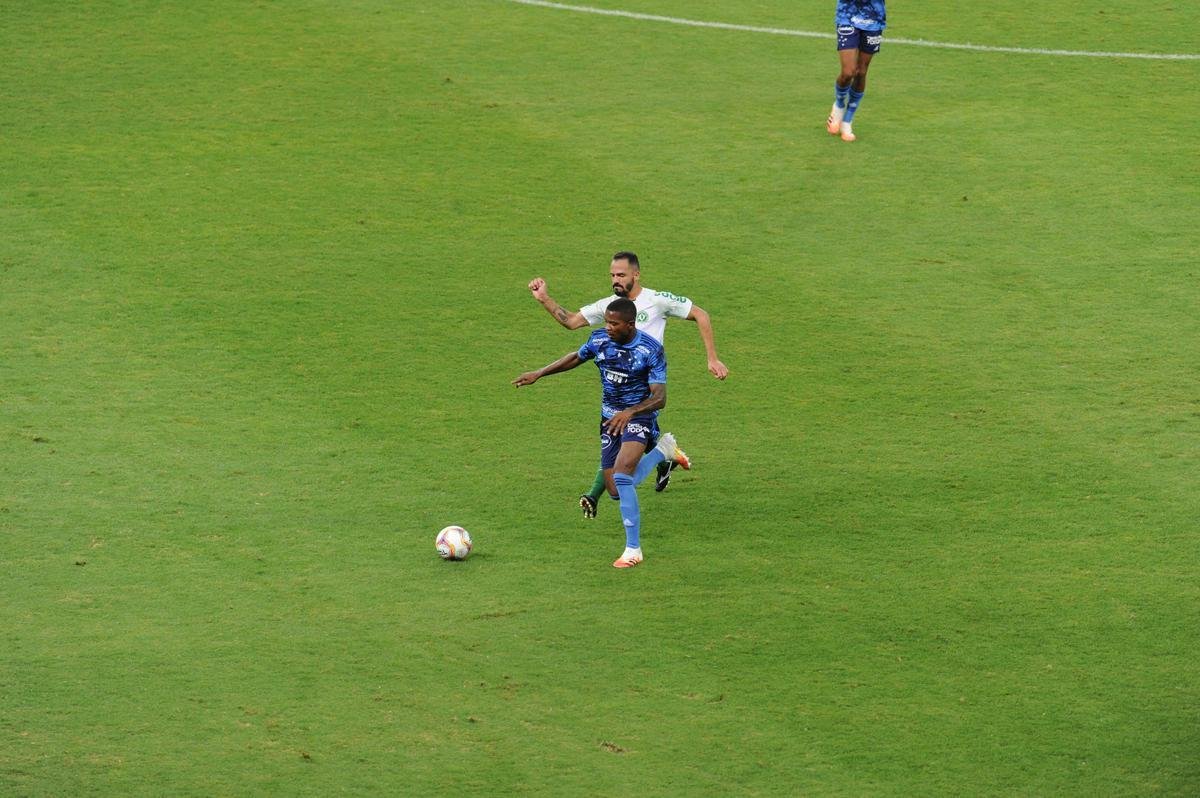 Fotos do duelo entre Cruzeiro e Chapecoense, no Mineiro, pela quarta rodada da Srie B