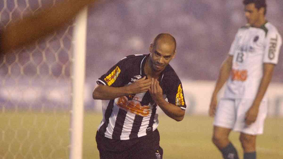 Lendas do Atlético-MG tem tabela de Ronaldinho e Reinaldo, gol de Pierre e  Guilherme artilheiro, atlético-mg