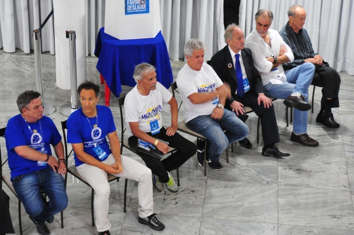 Wagner Pires de S venceu eleio com 235 votos e  o novo presidente do Cruzeiro. Ele comendar o clube no trinio 2018, 2019 e 2020. Srgio Santos Rodrigues, apoiado por Zez Perrella, ficou com 200 votos no pleito.