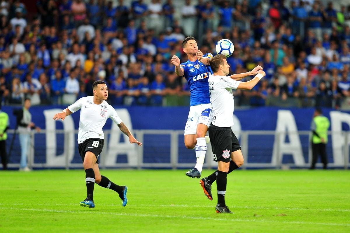Fotos de Cruzeiro x Corinthians, nesta quarta-feira (4/7), em amistoso no Mineiro