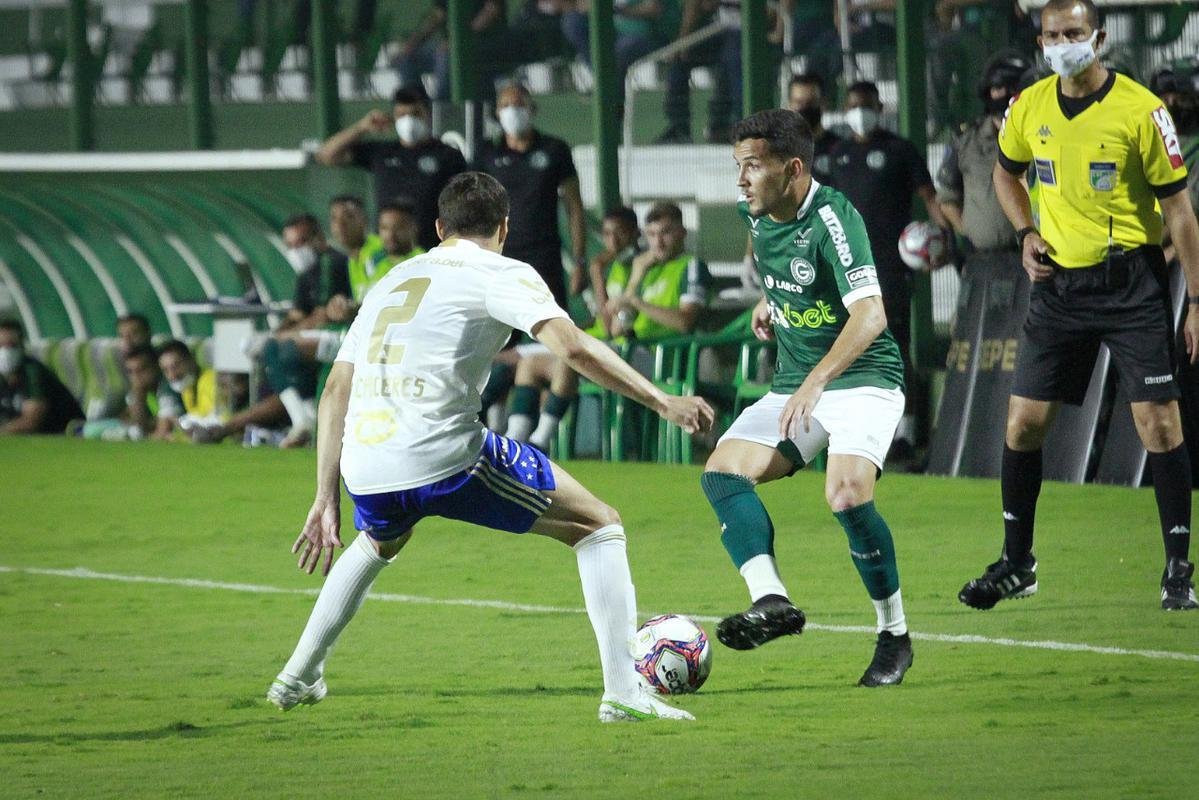 Cruzeiro empatou com Gois no Estdio da Serrinha, em Goinia, pela 22 rodada