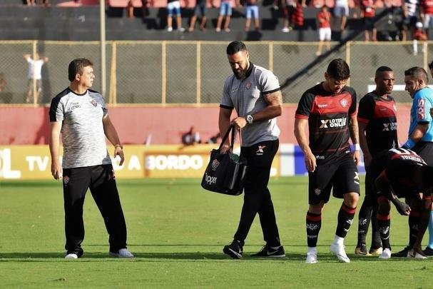 Vitória derrotou Atlético por 1 a 0, no Barradão, com gol de Léo Ceará