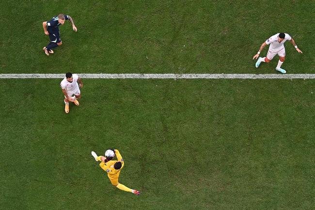 Mitchell Duke marcou o gol da Austrlia sobre a Tunsia em jogo pela segunda rodada do Grupo D da Copa do Mundo