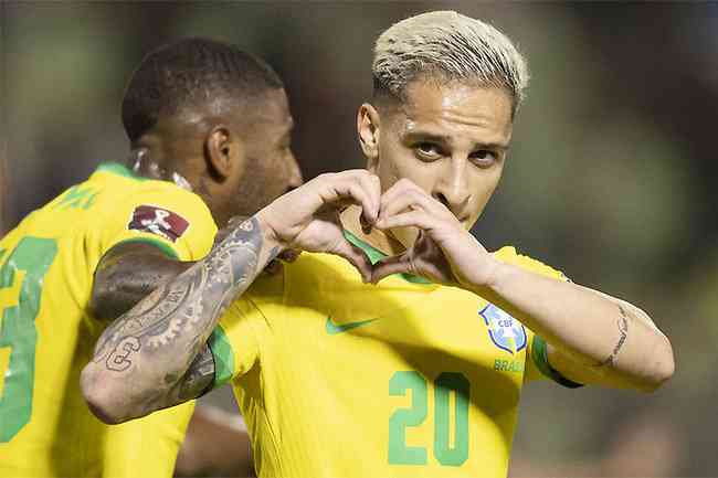 Nos acrscimos, Antony, que entrou no segundo tempo, fez o terceiro gol brasileiro 