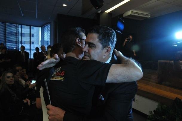 Srgio Sette Cmara recebeu 266 votos, contra 41 de Fabiano Ferreira, da oposio