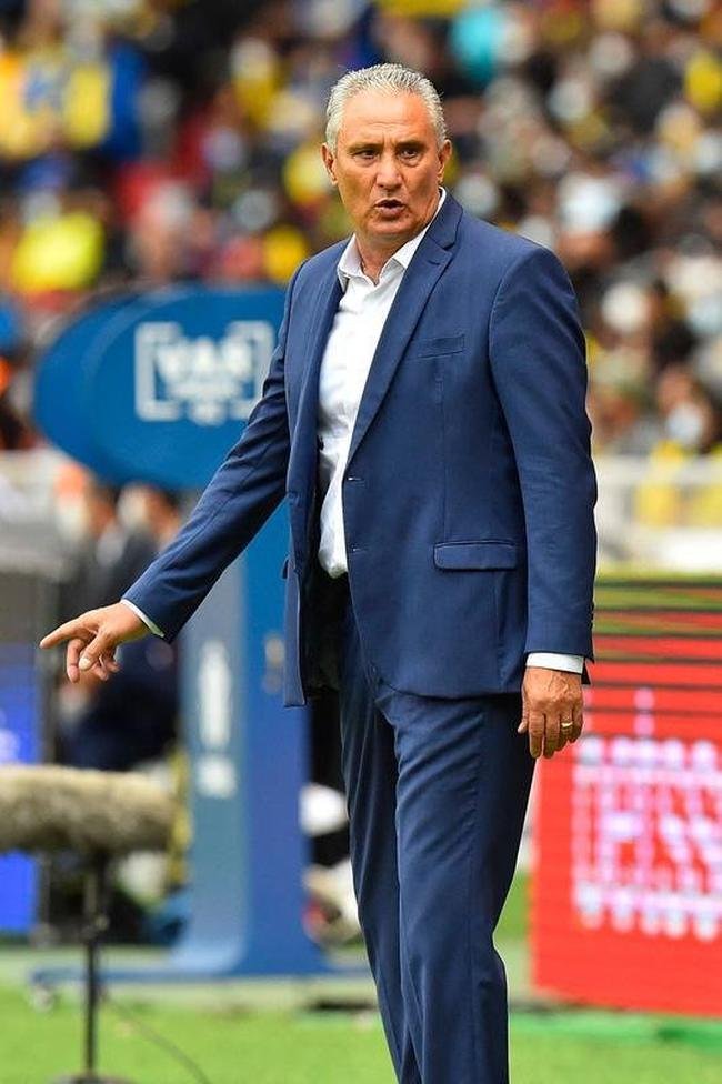 Brasil empatou com Equador em Quito, em jogo com arbitragem confusa 