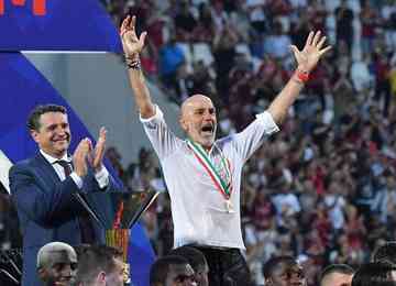 Pioli teve a medalha furtada no domingo, durante festa do 19º Scudetto do Milan; peça foi encontrada no campo, não muito longe dos vestiários do estádio Mapei