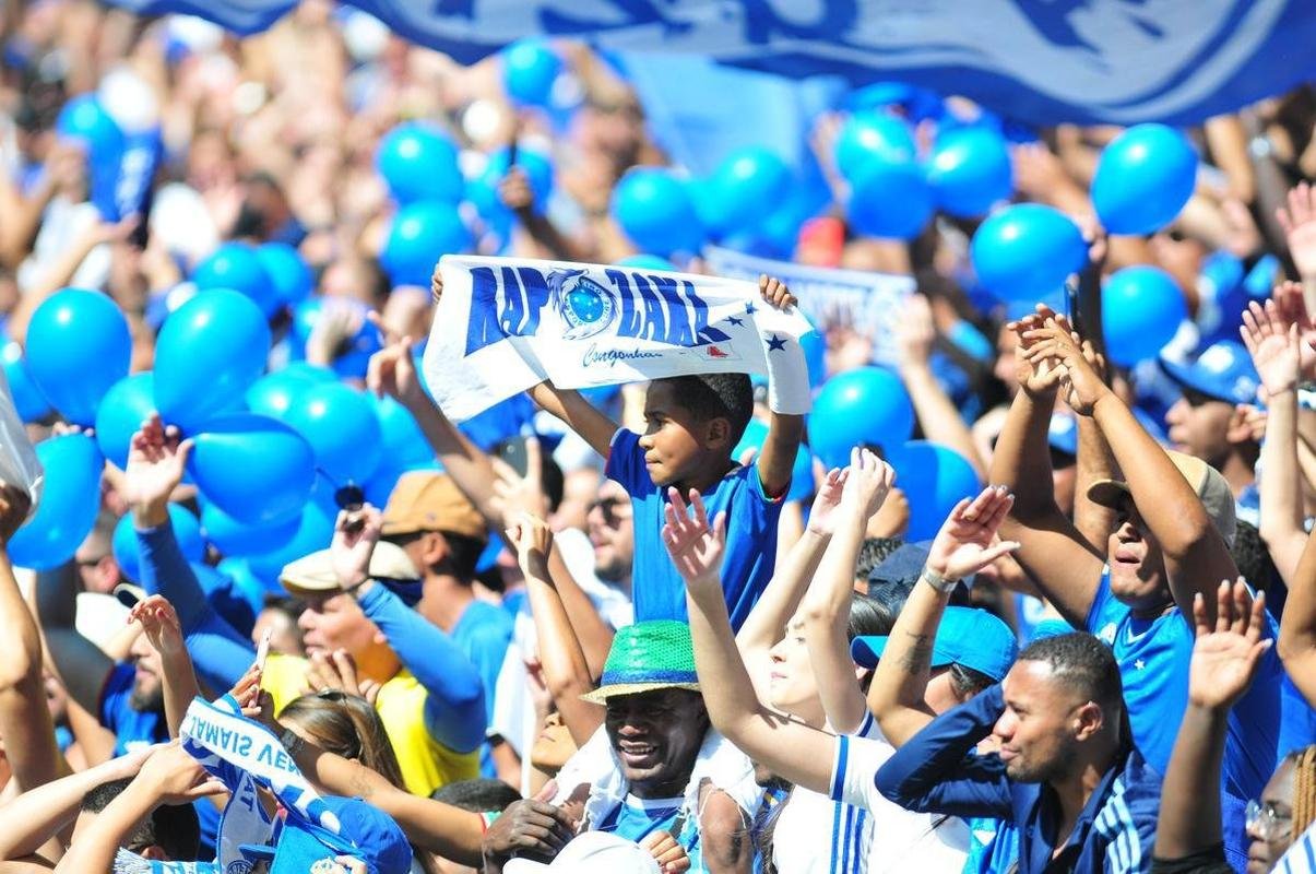 Fotos da torcida do Cruzeiro no jogo contra o Sampaio Corra