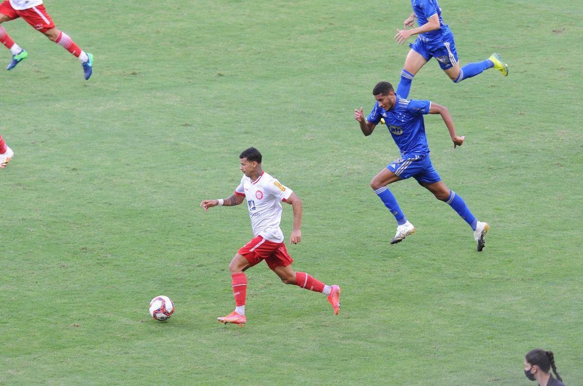 Fotos do empate por 0 a 0 entre Cruzeiro e Tombense, no Mineiro, em Belo Horizonte, pela sexta rodada do Campeonato Mineiro de 2021. Goleiro cruzeirense Fbio pegou um pnalti cobrado por Paulinho Dias e evitou o revs.