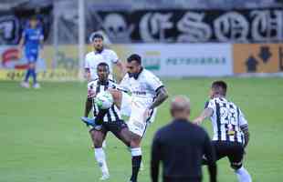 Sampaoli enquanto Corinthians vencia Atltico por 2 a 0 no Mineiro