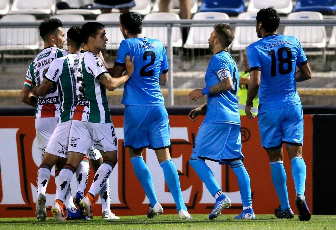 2020 - Cerro Largo (URU) e Palestino (CHI) empataram por 1 a 1 no Uruguai. Na volta, goleada dos chilenos por 5 a 1.