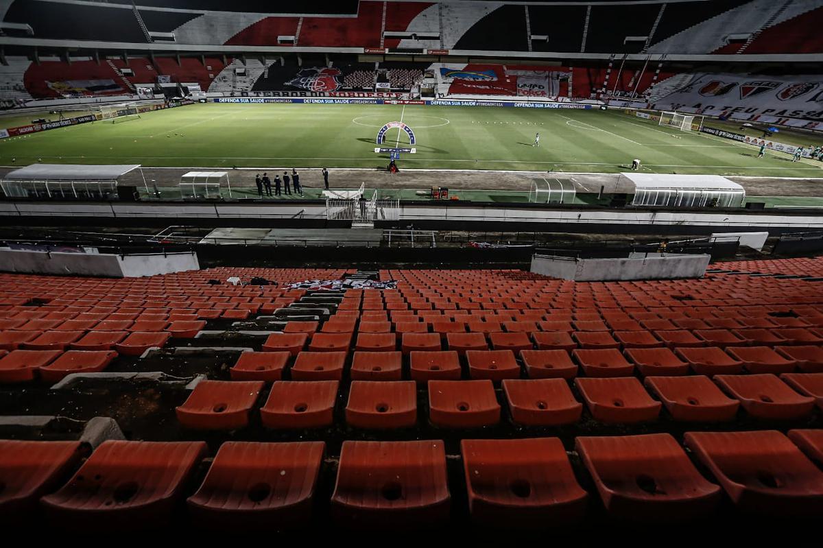Sem torcida, devido ao protocolo de segurança contra a pandemia de Covid-19, o estádio do Arruda recebeu Santa Cruz e Salgueiro na decisão do 106º Campeonato Pernambucano, em 2020.