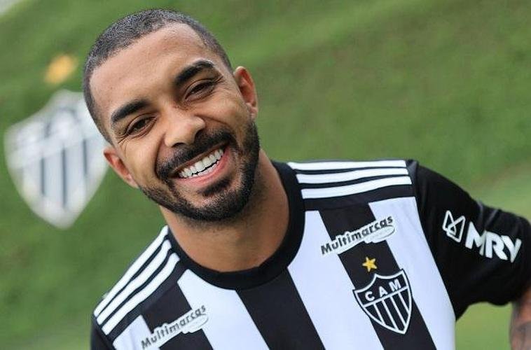 Atlético anunciou o lateral-direito Paulo Henrique