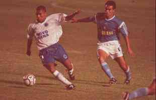 2001 - Sporting Cristal-PER 0 x 1 Cruzeiro, pela fase de grupos (Alessandro)