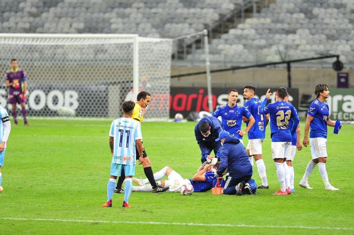 Fotos de Cruzeiro x Londrina, no Mineiro, pela 15 rodada da Srie B