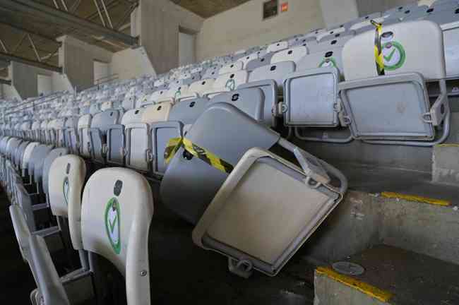 De acordo com a Minas Arena, 2.026 cadeiras foram quebradas nas partidas realizadas com pblico este ano