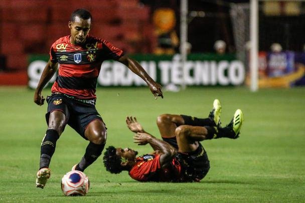 O Sport recebeu o Retrô FC em jogo adiantado da 5ª rodada do Campeonato Pernambucano. A partida marcou a estreia da Ilha do Retiro na temporada 2020