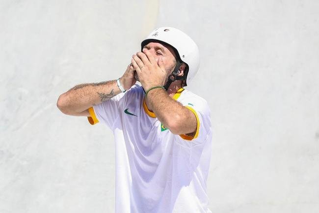 Pedro Barros conquistou a medalha de prata no skate park e vibrou muito com p�dio in�dito na modalidade que estreou nos Jogos de T�quio