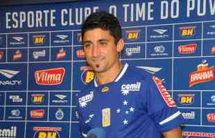 2016 - Matas Pisano (meia): contratado ao Independiente, da Argentina, marcou apenas um gol em 14 jogos pelo Cruzeiro.