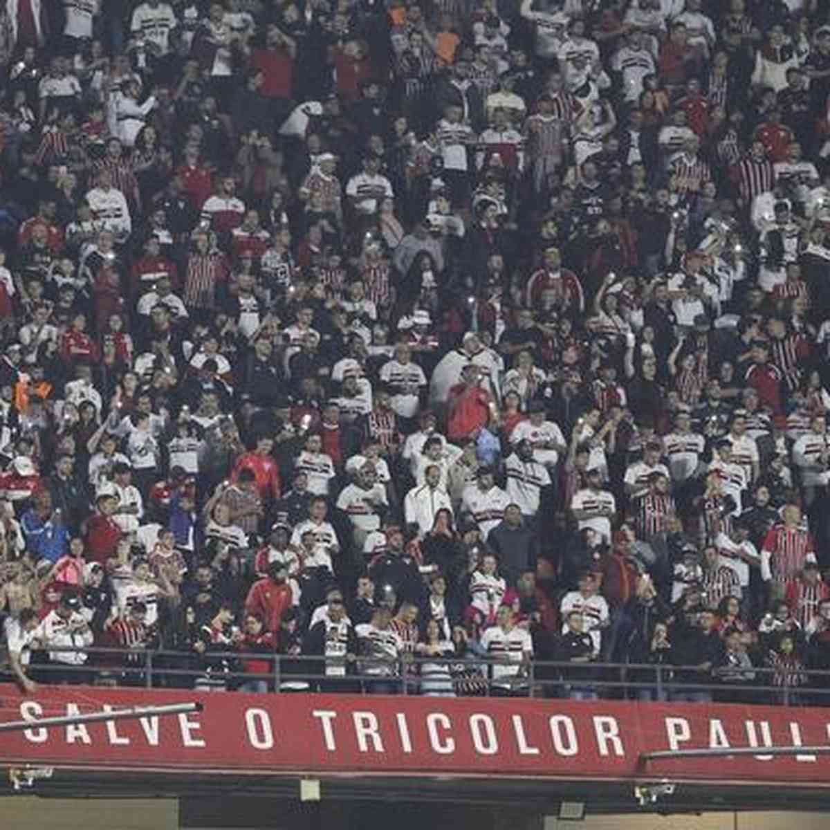 Basquete do São Paulo perde em 1º encontro com torcida no Morumbi