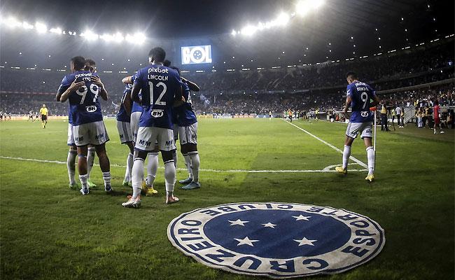 Acesso e título antecipados na Série B alavancaram interações do Cruzeiro no Twitter