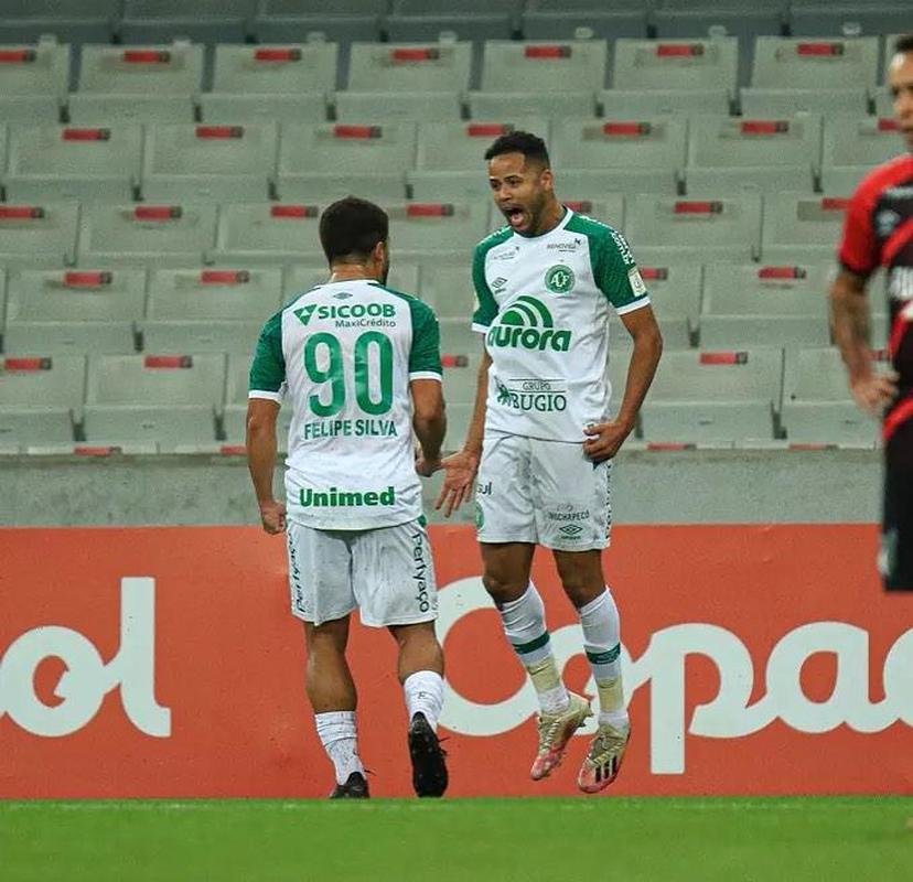 Geuvnio - atacante da Chapecoense