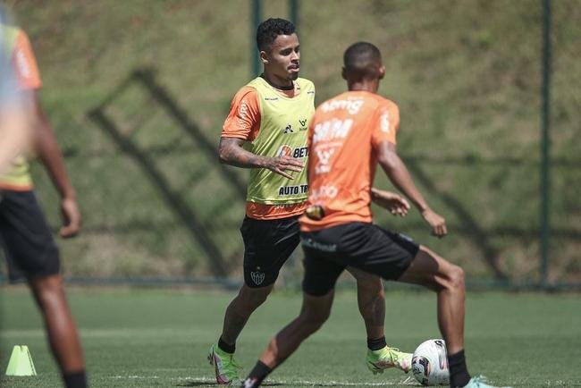Comemorao pelo aniversrio do Galo e treino