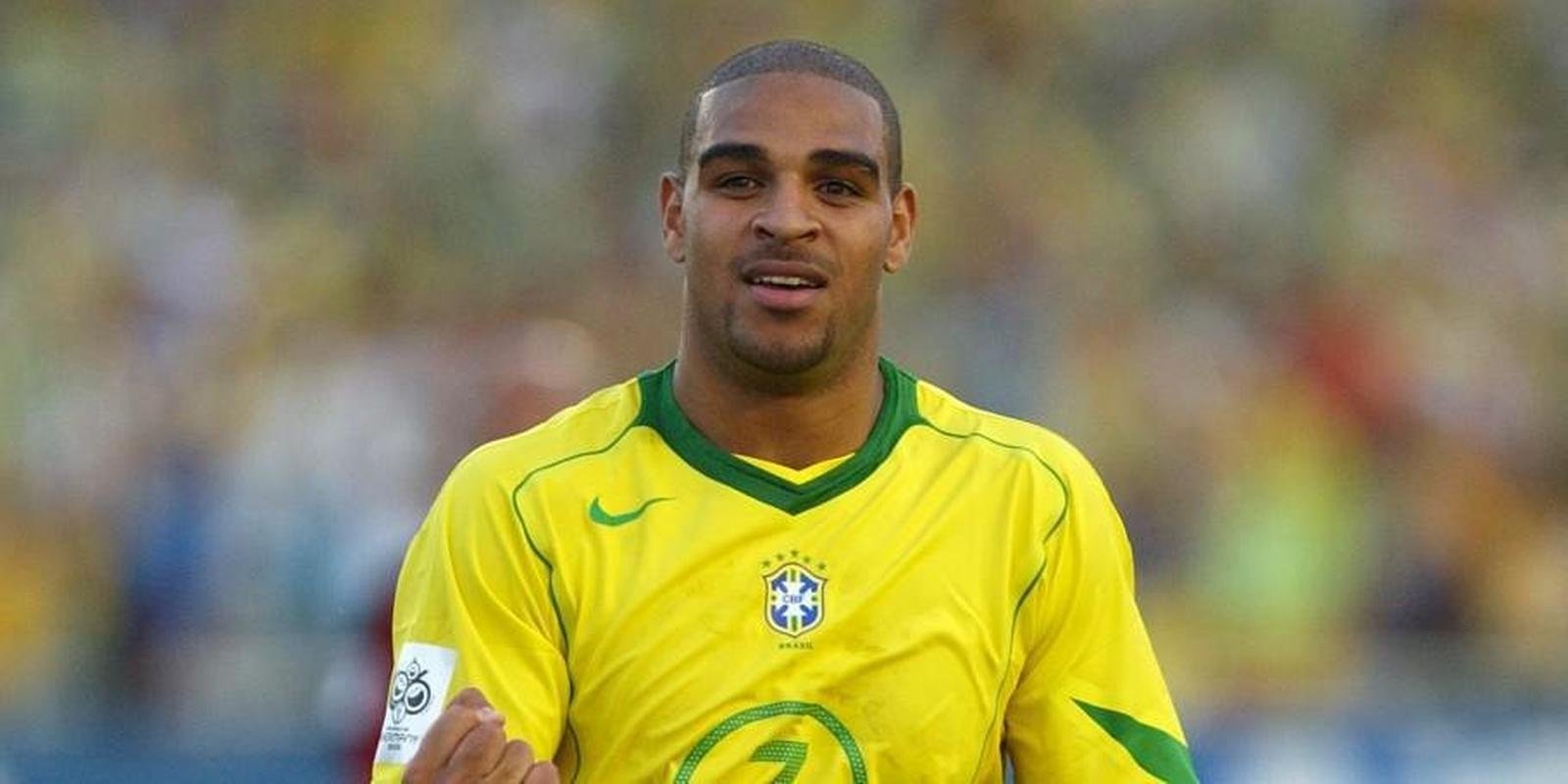 5 Adriano - 27 gols em 48 jogos