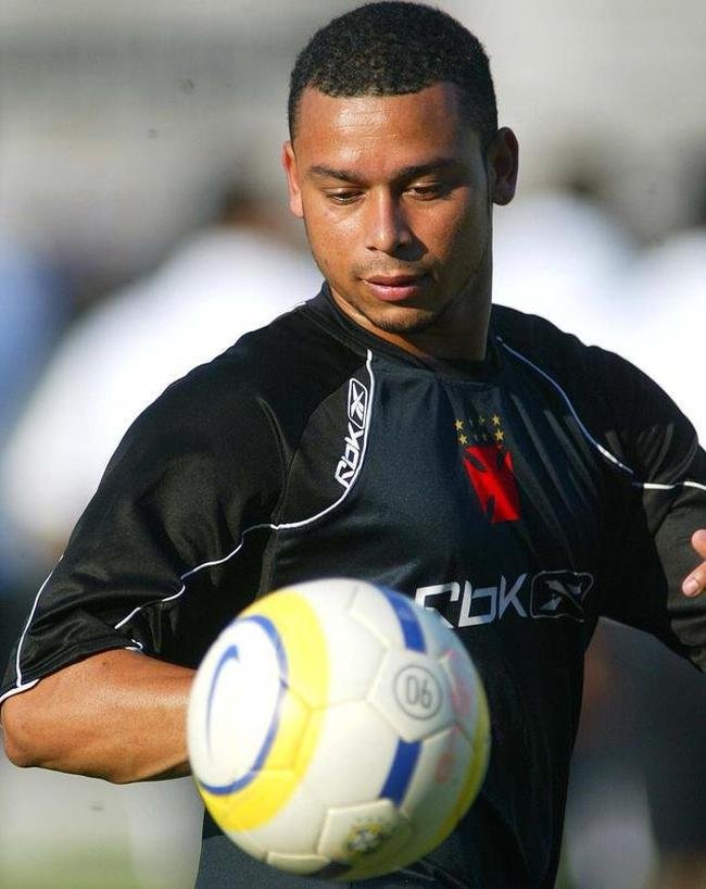 2006 - Valdiran, do Vasco, foi o artilheiro com seis gols