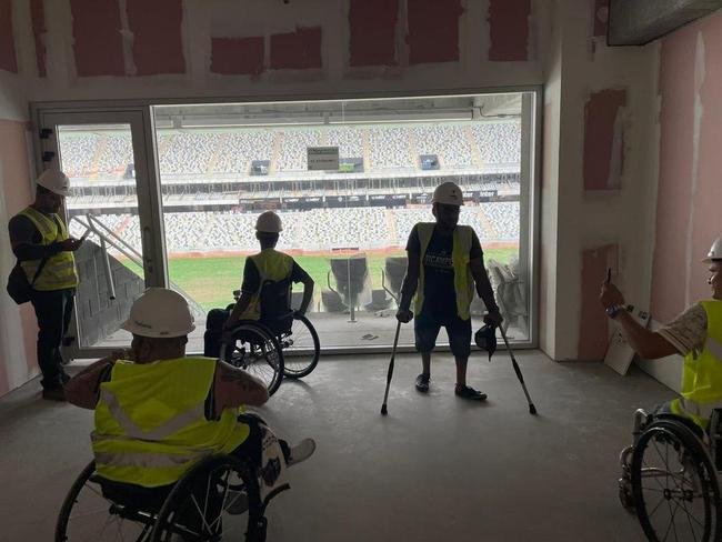 Fotos da visita feita por pessoas com deficincia na Arena MRV, nesta quinta-feira (9/2)
