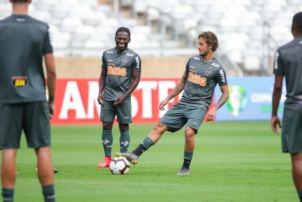 Levir Culpi comanda treino no Mineirão antes da estreia no Grupo E da Libertadores