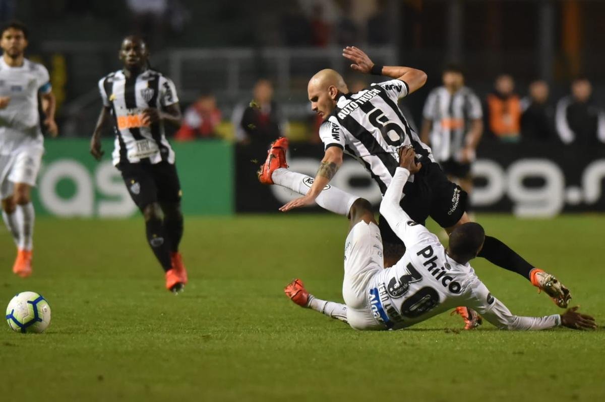 Atlético derrotou Santos por 2 a 1, de virada, com gols de Chará, e avançou às quartas de final da Copa do Brasil