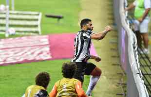 Fotos do golao de Hulk sobre o River Plate no Mineiro