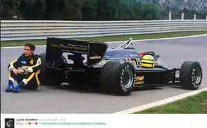 Piloto ingls postou uma foto de Ayrton Senna, com os dizeres 