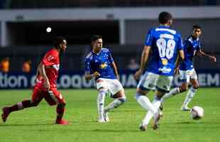 CRB x Cruzeiro: fotos do jogo pela 27 rodada da Srie B, no estdio Rei Pel, em Macei (AL)