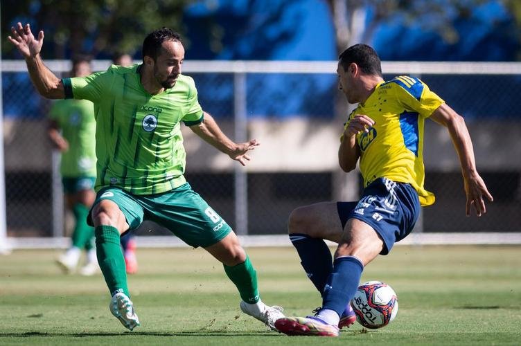 Cruzeiro empatou por 1 a 1 com o Boavista-RJ em jogo-treino realizado neste sbado (22/5), na Toca da Raposa II. Rafael Sobis marcou o gol celeste, enquanto Douglas Pedroso fez para a equipe do Rio de Janeiro.