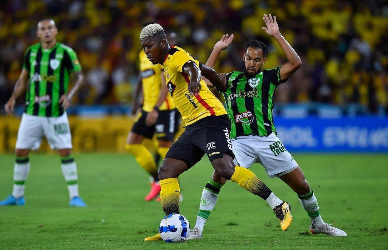 Barcelona-EQU x Amrica: fotos do jogo pela Libertadores