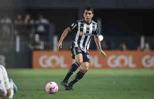 Fotos do jogo entre Santos e Atltico na Vila Belmiro, em Santos, pela 30 rodada do Campeonato Brasileiro