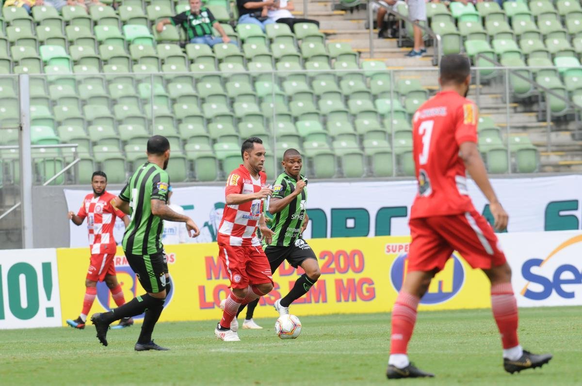 Fotos da vitria do Amrica sobre o Tombense, por 2 a 1, no Independncia, pela stima rodada do Campeonato Mineiro. Triunfo coloca Coelho na liderana do Estadual