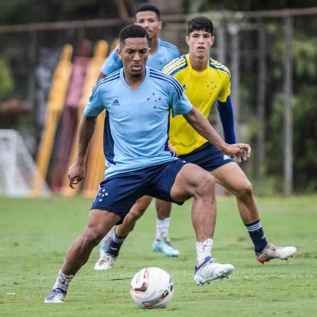 Gilberto é anunciado pelo Cruzeiro após rescisão com o Al Wasl, cruzeiro