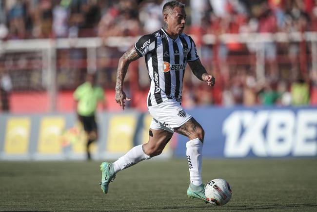 Fotos do jogo entre Pouso Alegre e Atltico, pelo Mineiro