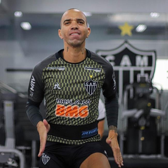 DIEGO TARDELLI - Atacante foi contratado sem custo aps rescindir com o Grmio.