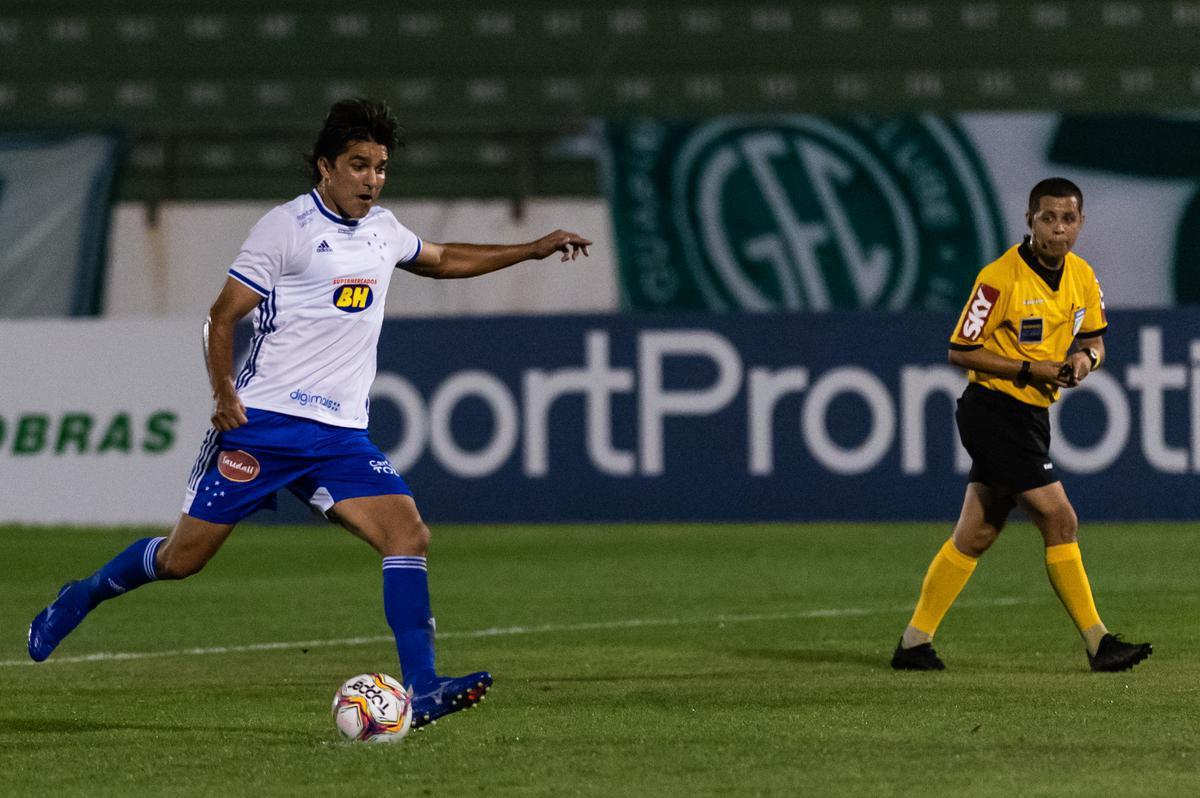 Fotos do jogo entre Guarani e Cruzeiro no Estádio Brinco de Ouro da Princesa, em Campinas, pela segunda rodada da Série B