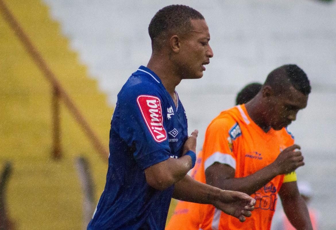 Chuva castigou gramado em Bebedouro-SP e Cruzeiro levou a pior na Copinha