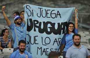 Fotos das torcidas de Uruguai e Equador no Mineiro