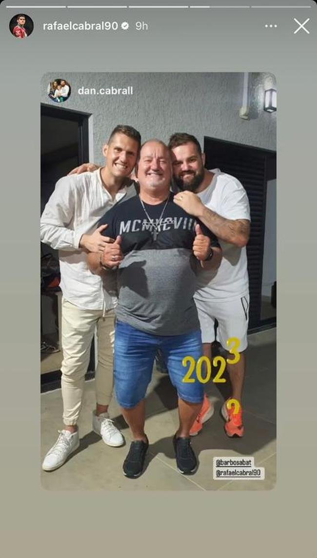 Grande parte dos jogadores do Cruzeiro passaram a noite de R�veillon em fam�lia, enquanto outros optaram por celebrar a virada do ano na praia.
