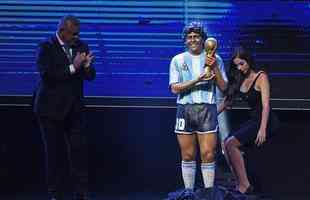 Maradona e Pel foram homenageados durante cerimnia em Luque, no Paraguai