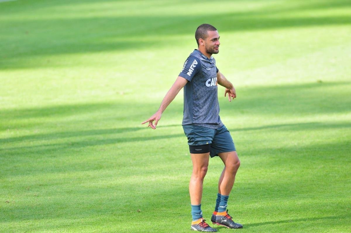 Fotos da apresentao e primeiro treino de Leandrinho no Atltico