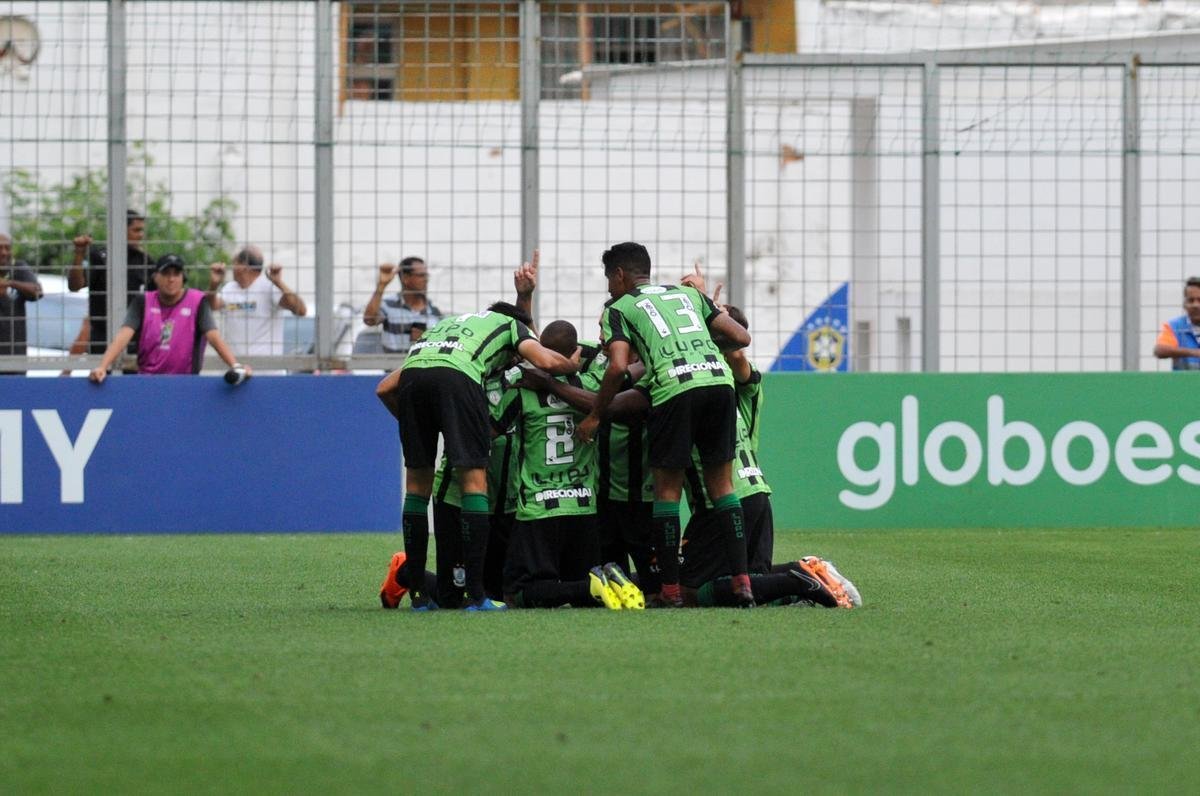 Fotos de América x Grêmio, neste sábado (20/10), no Independência, pela 30ª rodada do Campeonato Brasileiro